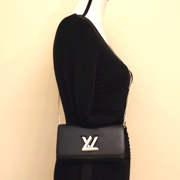 LOUIS VUITTON Epi LV Twist Crossbody Purse Wallet WOC + Original Box - Picture 12 of 17